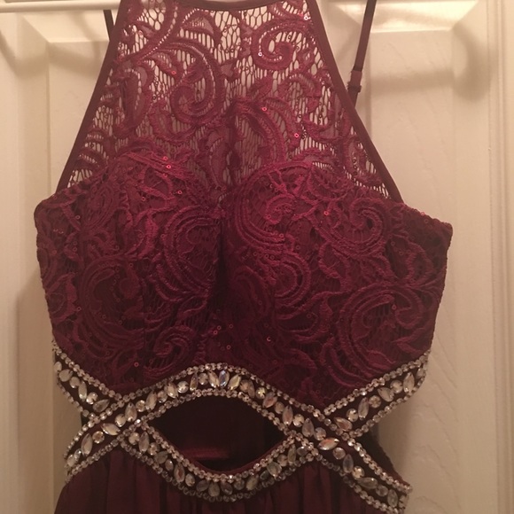 Red prom/formal dress - Picture 2 of 4